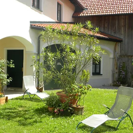 Stanzl Bed & Breakfast 3*